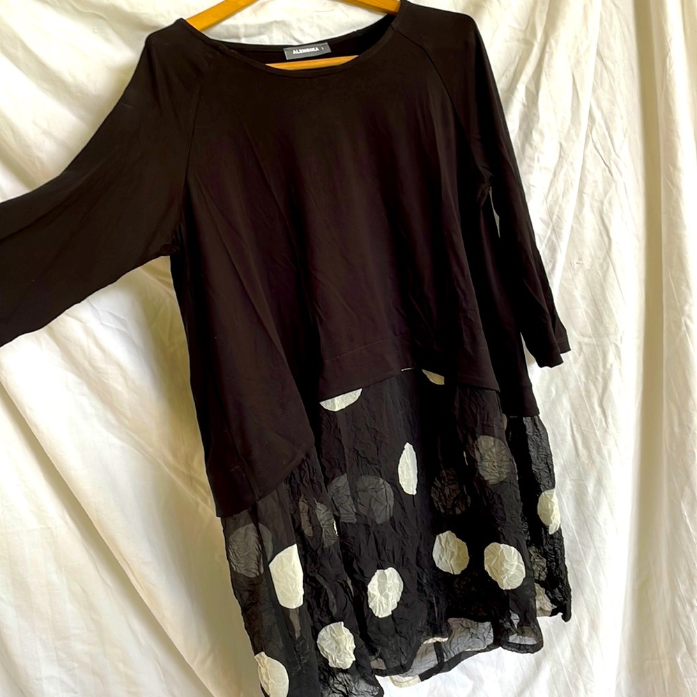 Alembika Tunic with polka dot hem